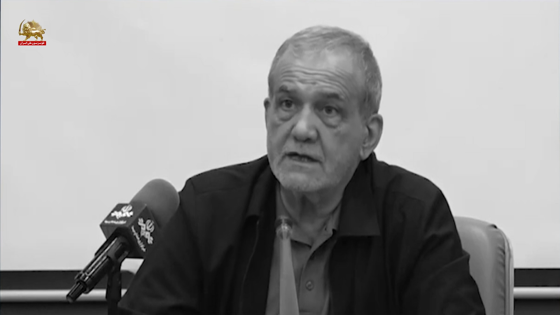 پزشکیان: فاجعه است که مذاکرهکنندگان را خائن و وطنفروش میخوانند!