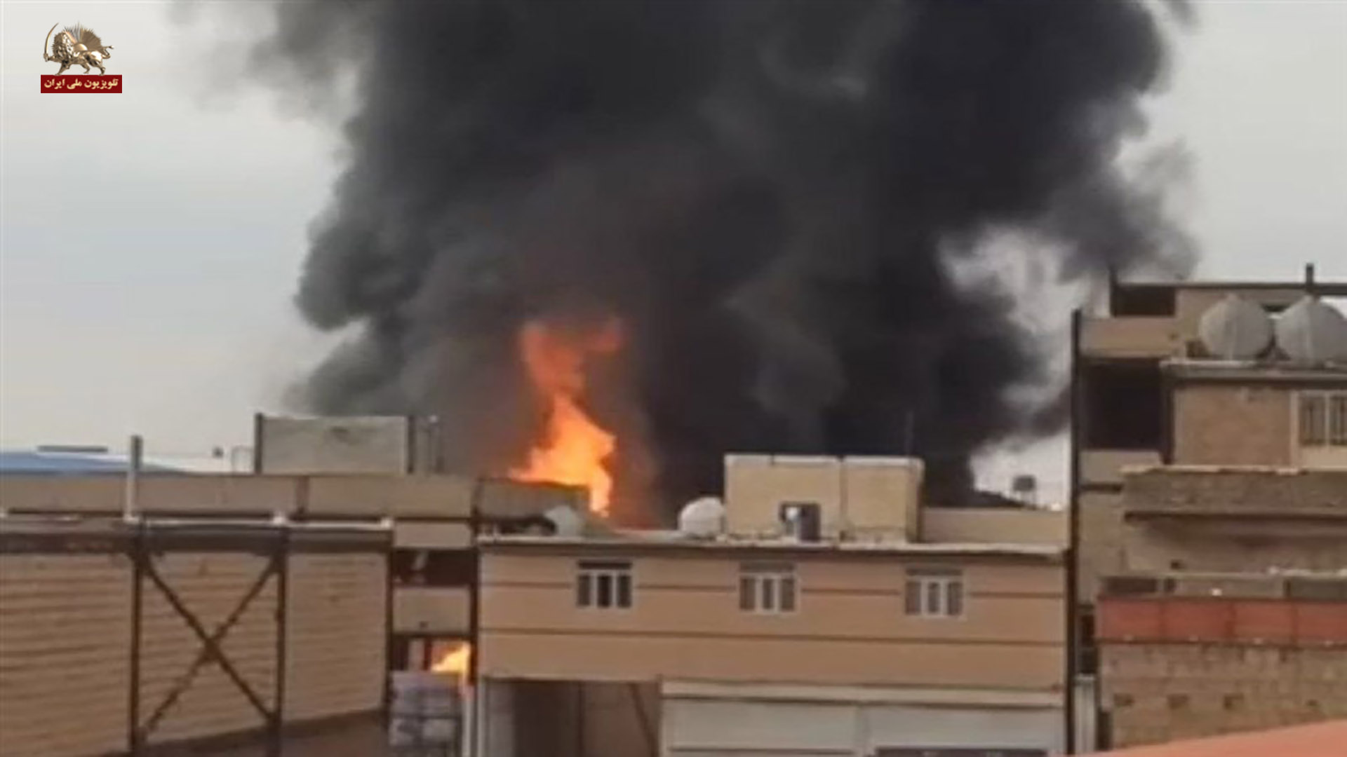 جان باختن و مصدومیت ۲۸ کارگر بر اثر آتشسوزی در دو کارخانه در رباطکریم و تویسرکان