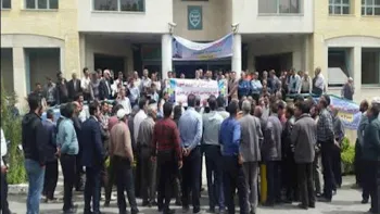 تجمع اعتراضی کشاورزان  اصفهان مقابل دفتر عضو مجلس ارتجاع 