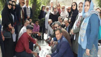 حضور فرهنگیان بر سر مزار معلم شهید آزادی دکتر خانعلی