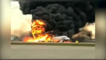 آتش گرفتن یک هواپیمای در حال فرود اضطراری در مسکو