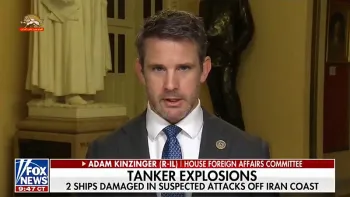 آدام کینزینگر: عامل حمله به کشتی‌ها رژیم ایران است