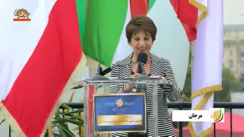 سخنان و ترانه مرجان در تظاهرات بزرگ ایرانیان در برلین