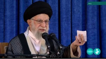 طنزـ سخنرانی وارونه ای خامنه راجع به امام نکبت ـ پیک شادی