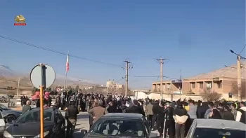 لومار در دوازدهمین روز قیام سراسری؛ به‌آتش کشیدن فروشگاهها و مراکز وابسته به سپاه پاسداران توسط مردم