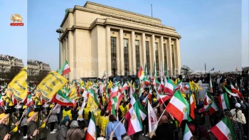 گزارش تصویری آسوشیتدپرس از تظاهرات برای ایران آزاد در میدان ٰتروکادرو پاریس