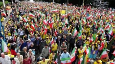 پولیتیکو: استقبال گسترده از تشکیل دولت موقت شورای ملی مقاومت