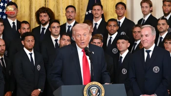 دونالد ترامپ بار دیگر از اعضای سپاه پاسداران رژیم آخوندی خواست سلاح‌های خود را زمین بگذارند