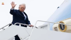 گفتگوهای دونالد  ترامپ با رژیم  ایران و تعویق موقت حملات نظامی