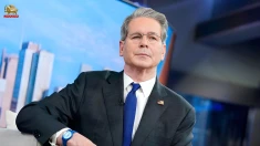 اسکات بسنت وزیر خزانه داری آمریکا: آماده اعمال تحریم‌های ثانویه علیه خریداران نفت ایران هستیم