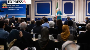 اکسپرس لندن از بزرگداشت مجاهدین و شورشگران سربدار در پاریس گزارش داد