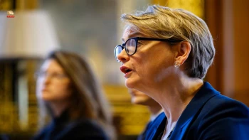 نشست ۴۰ کشور برای بازگشایی تنگه هرمز و رد درخواست نظامی کشورهای عربی