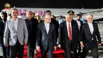   عراقچی پس از دیدار با سلطان عمان به اسلام‌آباد بازگشت  رفت و آمدهای دیپلماتیک در سایه ابهام مذاکرات