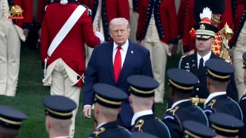 وال استریت ژورنال: دستوردونالد ترامپ برای محاصره طولانی‌مدت دریایی رژیم آخوندی