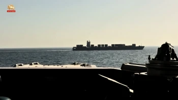 ترامپ: ناوشکن آمریکایی کشتی باری رژیم آخوندی «توسکا» را در دریای عمان متوقف کرد