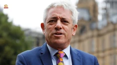 تأکید جان برکو بر حمایت از مقاومت ایران و شجاعت مبارزان راه آزادی