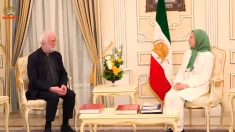 دیدار و گفتگوی خانم مریم رجوی با دکتر روان ویلیامز اسقف اعظم پیشین کانتربری