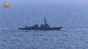 سنتکام: ناوشکن آمریکایی کشتی باری رژیم آخوندی را رهگیری و به سمت ایران بازگرداند