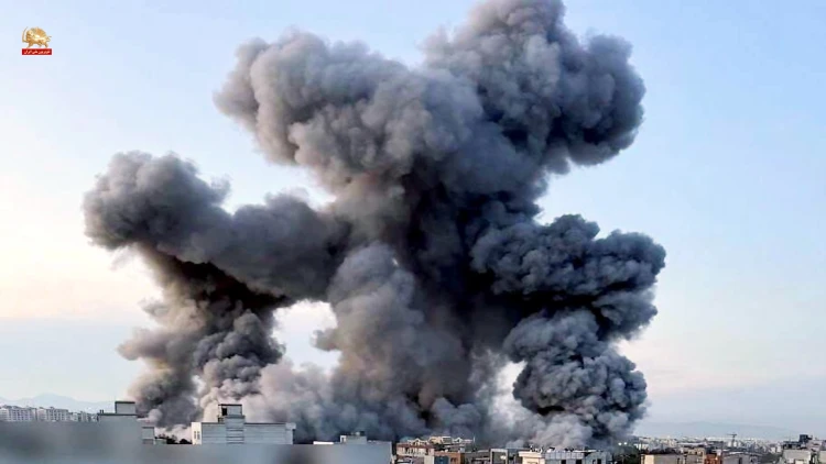 سی و چهارمین روز جنگ-ایران در نقطه‌عطف تاریخ: از شعله‌های جنگ تا طلوع جایگزین دموکراتیک