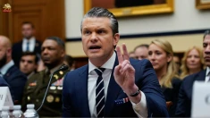 پیت هگست وزیر جنگ آمریکا : ما رژیم ایران را زیر نظر داریم و می‌دانیم مواد هسته‌ای آنها کجا قرار دارد