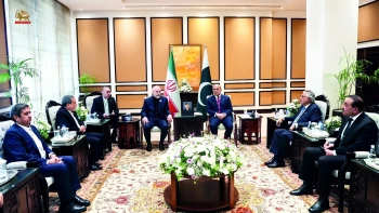 ادامه بحران درونی رژیم بر سر مذاکره با آمریکا، پاسدار قالیباف: «امتیازات را با موشک می‌گیریم»