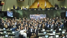 پزشکیان: «رژیم در برابر فشارها تسلیم نخواهد شد»، تشدید جدال درونی باندها در مجلس ارتجاع بر سر مذاکره با آمریکا 