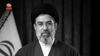 قضاوت با شما ـ از ولایت فقیه خمینی تا ولایت موروثی خامنه‌ای