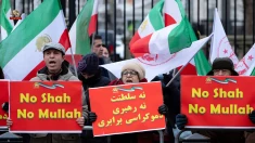 وب‌سایت هلندی گلوب ندرلند: خشم شدید ایرانیان و مخالفت گسترده نمایندگان با دعوت رضا پهلوی به پارلمان هلند