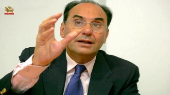 ویدال کوادراس در مصاحبه اختصاصی: راه حل سوم تنها استراتژی کارساز برای سرنگونی رژیم ایران است