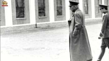 اشغال ایران در جنگ جهانی دوم توسط متفقین، فرار و فروپاشی ارتش سرکوبگر رضا شاه - سوم شهریور ۱۳۲۰