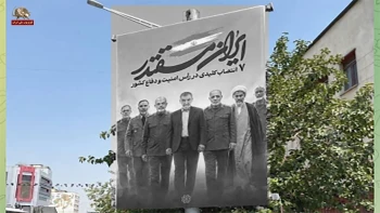 نصب بنر انتصابات نظامی در نقاط مختلف تهران و کوبیدن میخ کینگ مجتبی 