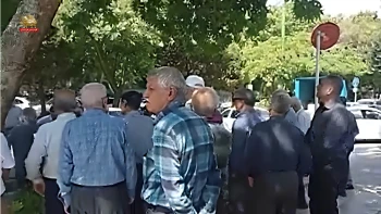 تجمع اعتراضی بازنشستگان اصفهان، تهران، آذربایجان شرقی و هرمزگان: «عدالتی ندیدیم، فقط دروغ شنیدیم
