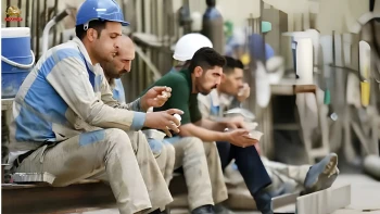 خبرگزاری حکومتی ایلنا: سقوط ارزش دستمزد کارگران، کارگران ماههاست توان خرید گوشت را از دست داده‌اند
