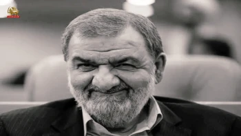 کوبیدن میخ کینگ مجتبی در شعام نظام و تهدید به ساختن بمب اتمی