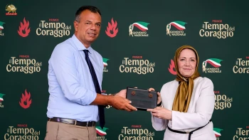 آژانس خبری پارلمان ایتالیا: سروناز چیت‌ساز جایزه شجاعت را دریافت کرد