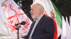 سناتور پیر گالاند در لوسوار: مردم ایران نباید بین عمامه و تاج یکی را انتخاب کنند